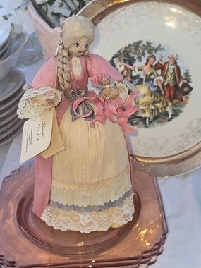 Handcrafted Pink and Cream Corn Husk Doll Sculpture - Trudie Shroeder Signed /#